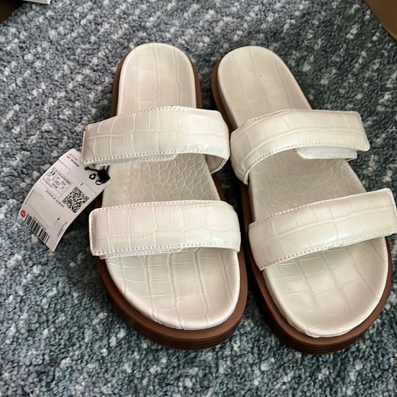 Mango croc effect sandals bloggers favorite